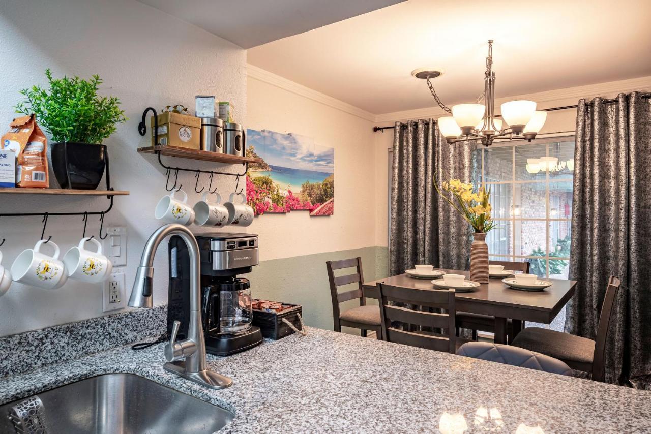 Lovely Comfort Uptown Condo For Houston Trip. Екстериор снимка